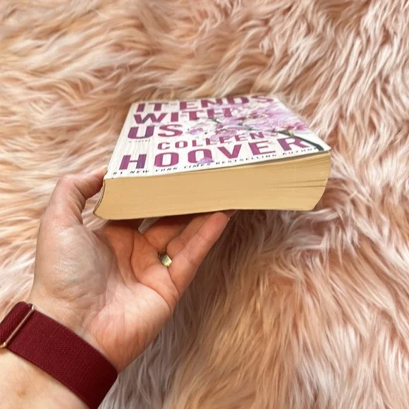 It ends with us & It starts with us by Colleen Hoover Paperback Book 1&2 Bundle - Picture 6 of 8